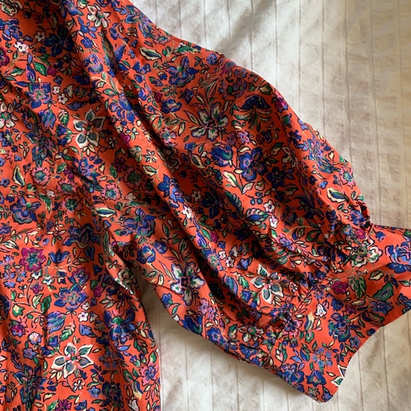 Universal Thread Floral Top | Red floral | Size Large | Puff Sleeve - Picture 2 of 8